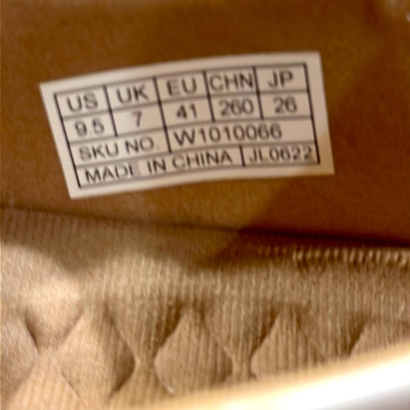 UIN Urban Travel-Toledo Collection - Picture 3 of 11